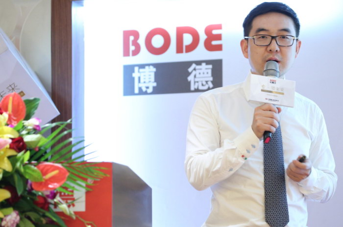 5色多多黄色软件下载公司色多多视频下载APP中心总经理魏继国，将色多多视频下载APP中心的部门定位作了明确的阐述以及色多多视频下载APP体系规划的说明.jpg